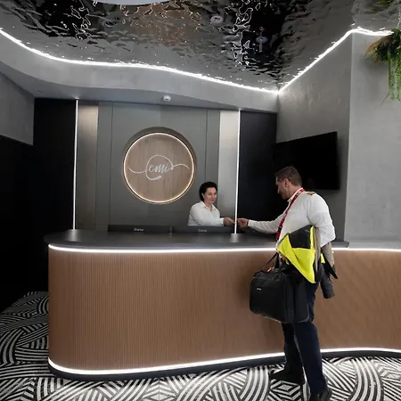 Emi Hotel *
