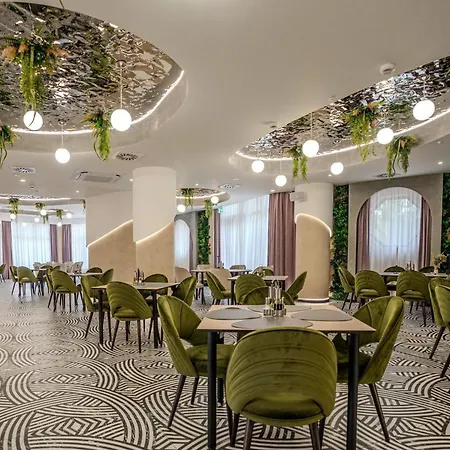 Emi Hotel