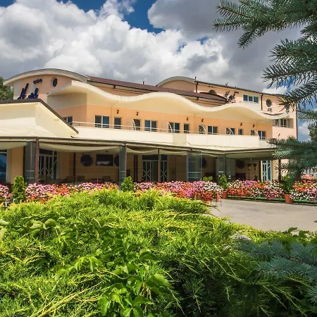 Emi Hotel